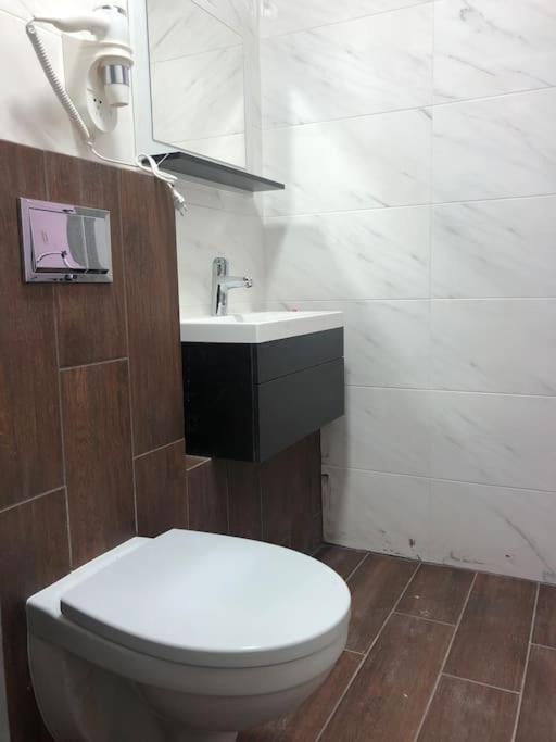 Apartment On Zarwanska Street 카미야네치포딜시키 외부 사진